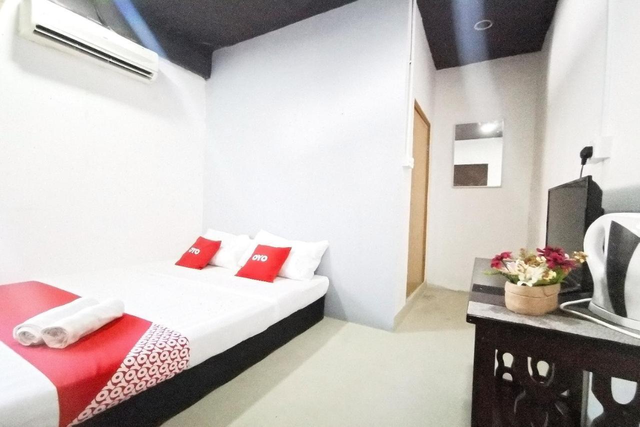 Hotel Oyo 89398 Doorbellz à Kota Kinabalu Extérieur photo