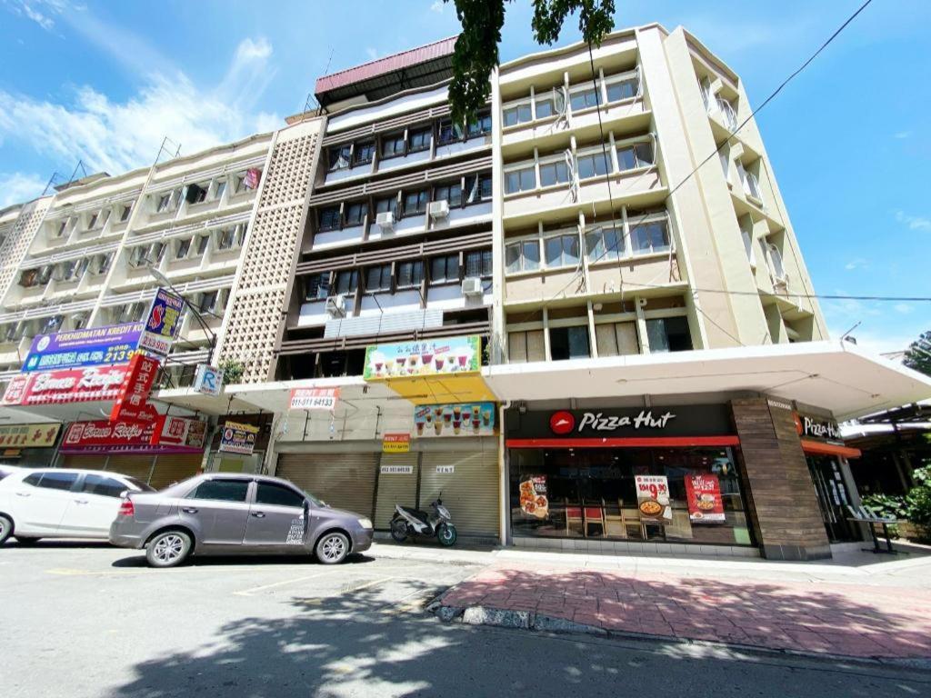 Hotel Oyo 89398 Doorbellz à Kota Kinabalu Extérieur photo