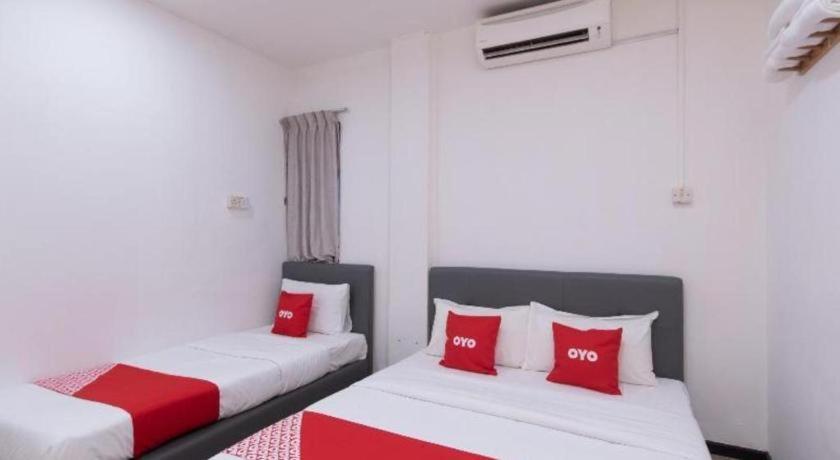 Hotel Oyo 89398 Doorbellz à Kota Kinabalu Extérieur photo