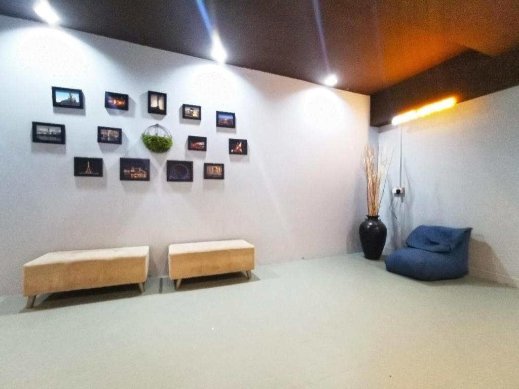 Hotel Oyo 89398 Doorbellz à Kota Kinabalu Extérieur photo